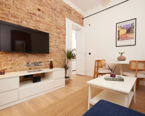 Merkezde Büyüleyici 3BR 2Bath AC